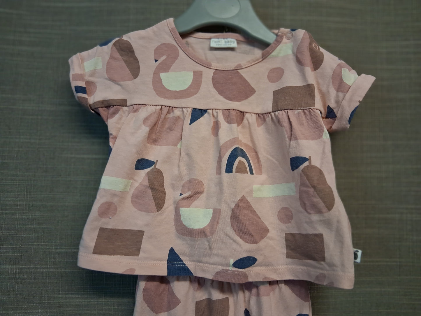 Next Girls Pink 2 Piece Outfit Leggings and T-Shirt Age 0-3 Months