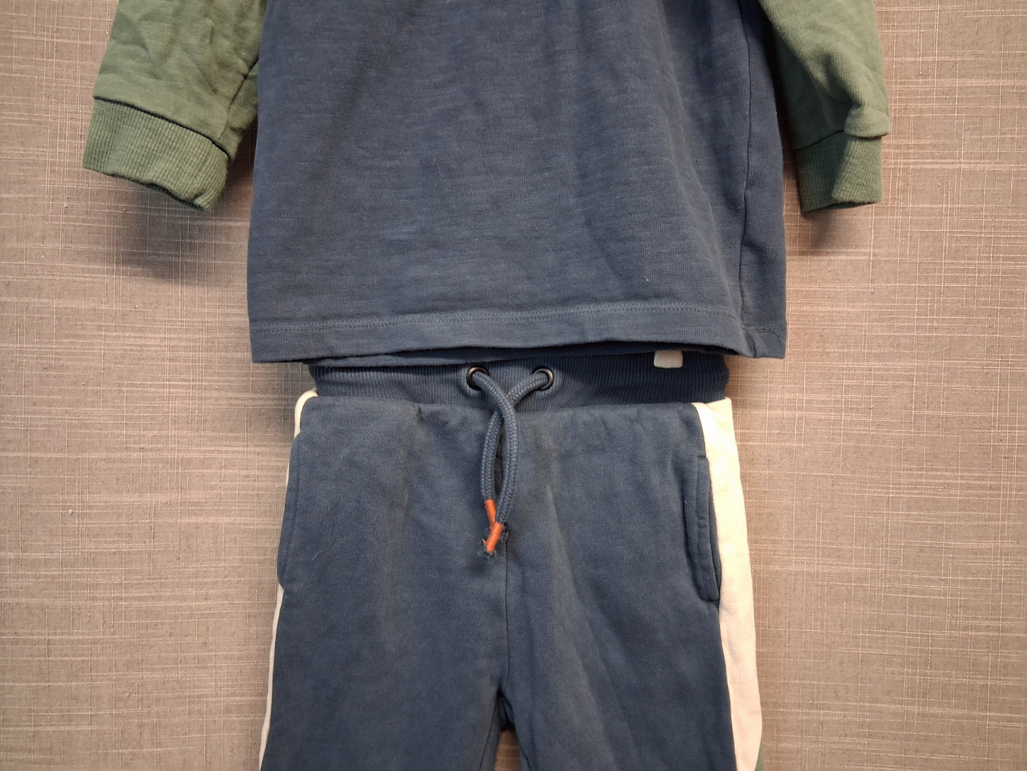 Next Boys 2 Piece Set Long Sleeve Top and Joggers Age 18-24 Months