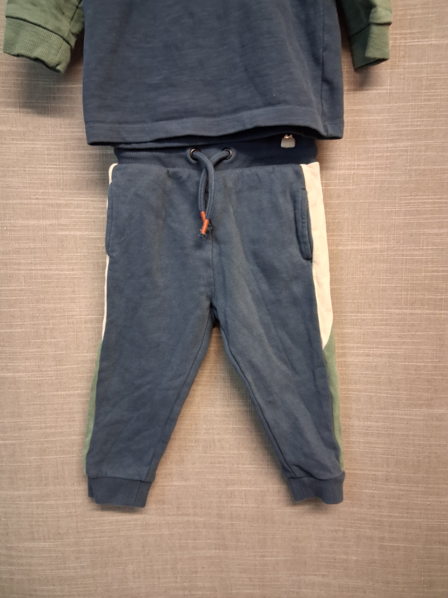 Next Boys 2 Piece Set Long Sleeve Top and Joggers Age 18-24 Months