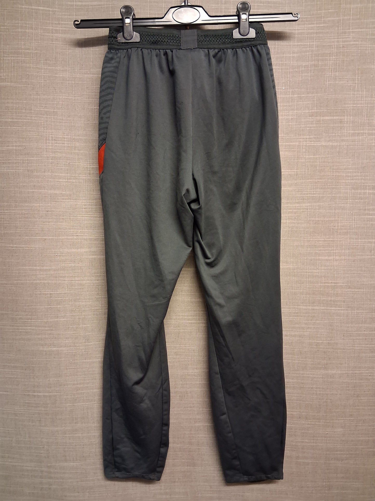 Nike Liverpool Football Club Dark Grey Joggers Boys Age 9-11 Years