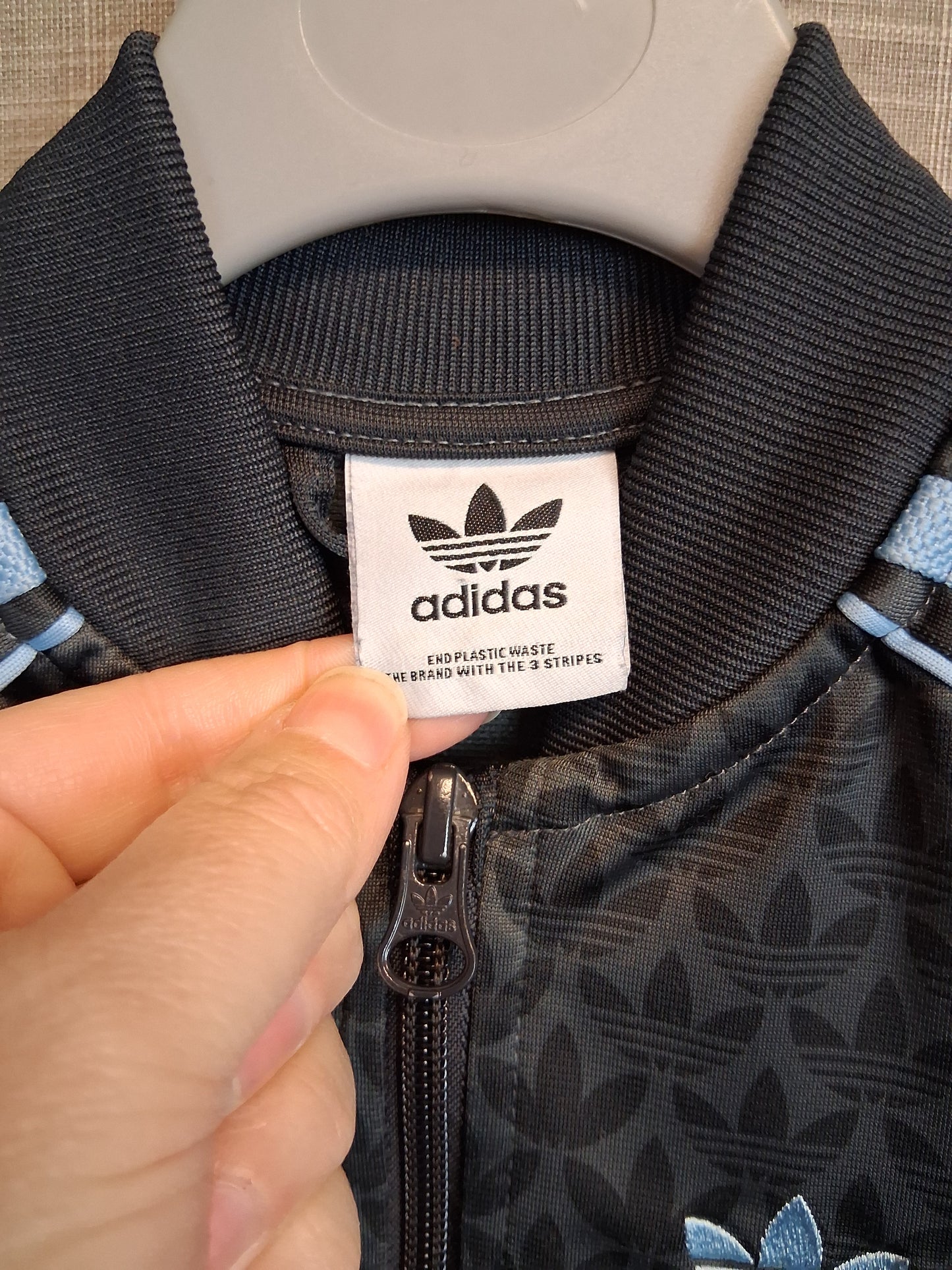 Adidas Boys Full Zip Jacket Black 3 Stripe Age 4-5 Years New Without Tags
