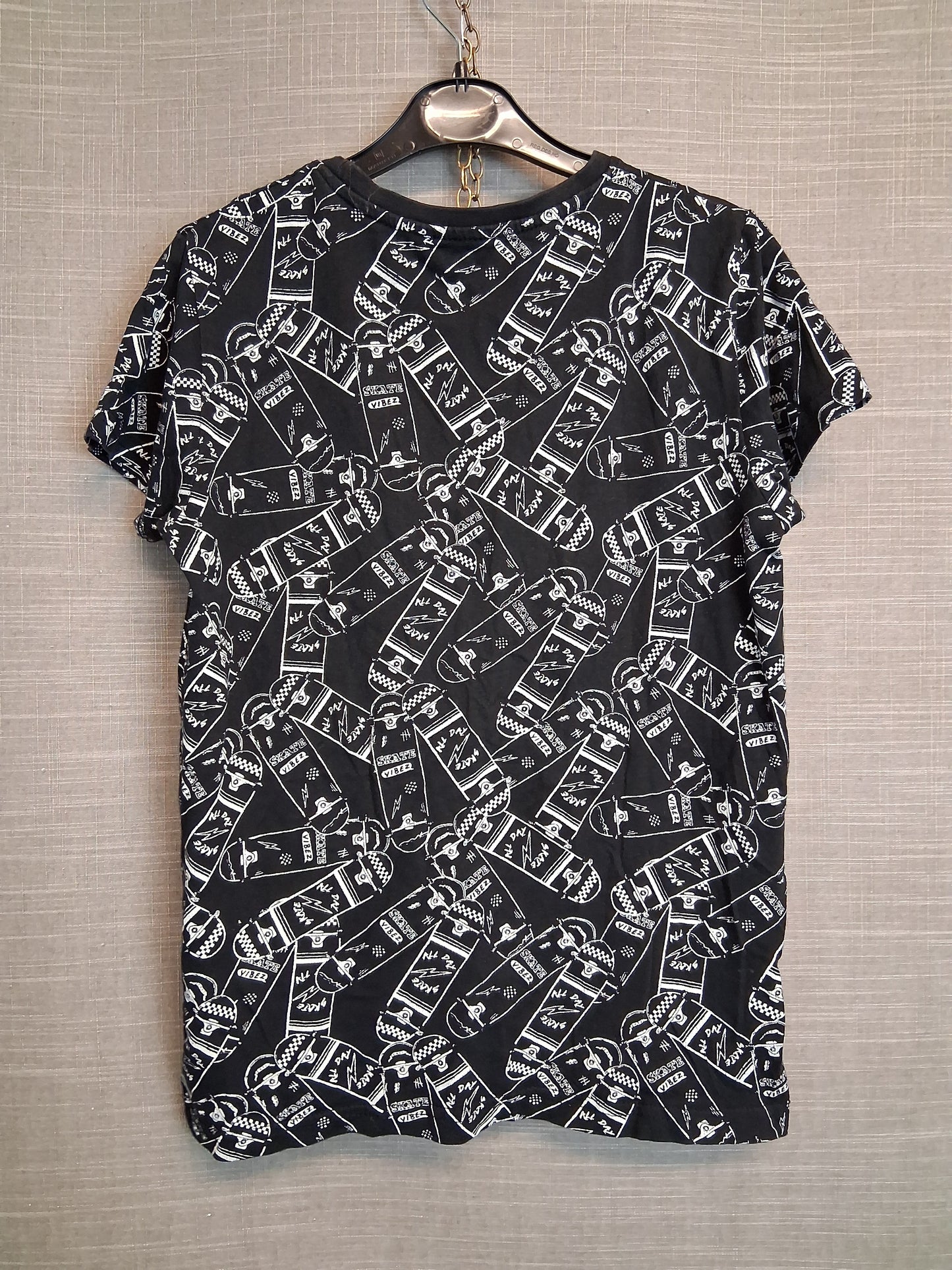 Primark Boys Skateboard Theme Black Short Sleeve T-Shirt Age 10-11 Years