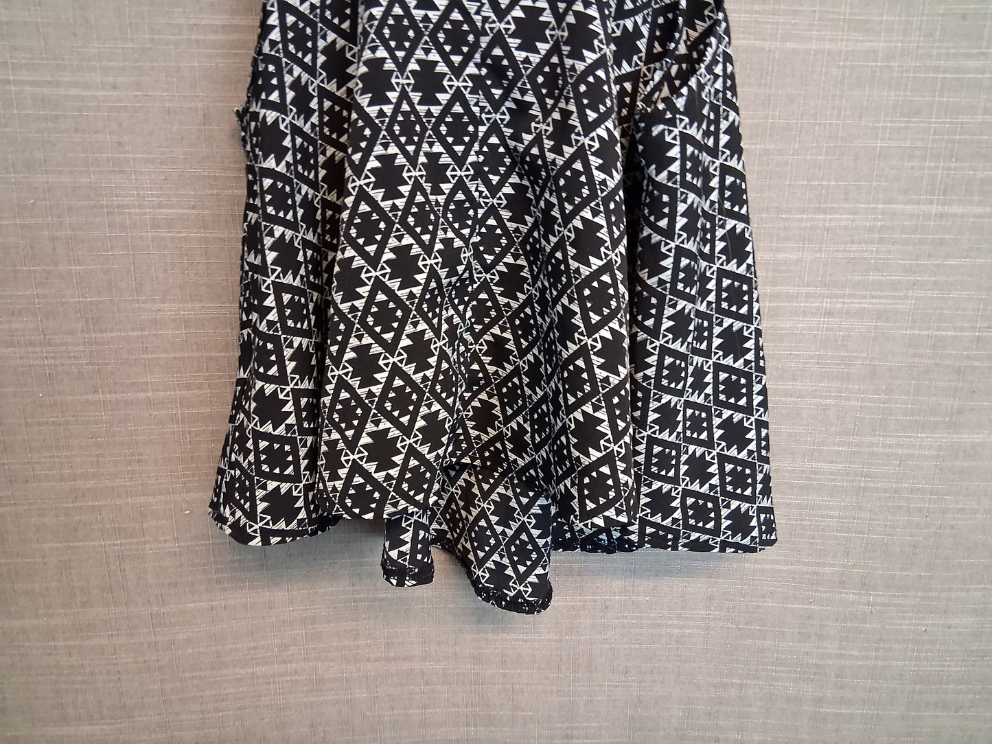 Primark Girls Black White Vest Top Age 8-9 Years