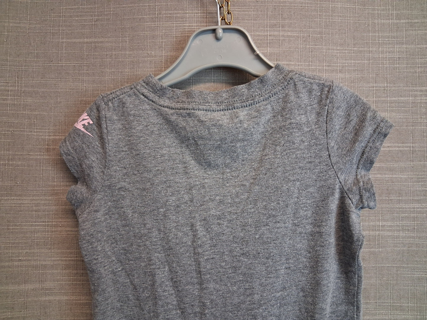 Nike Girls Grey Short Sleeve T-Shirt Age 3-4 Years