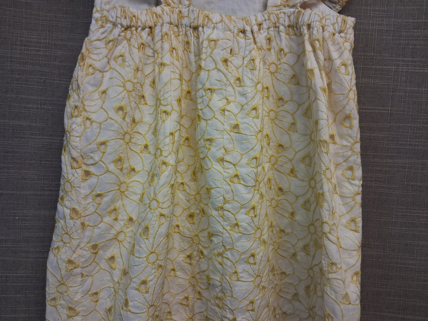 Primark Girls Brodiere Anglaise Yellow Floral Dress Age 6-7 Years
