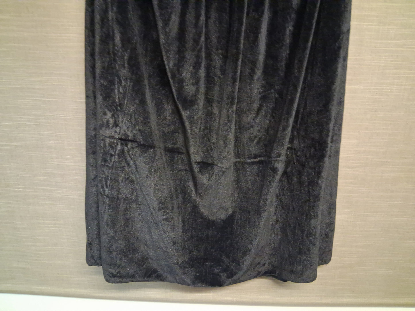 Halloween Fancy Dress Black Velour Style Cape Age 11-13 years
