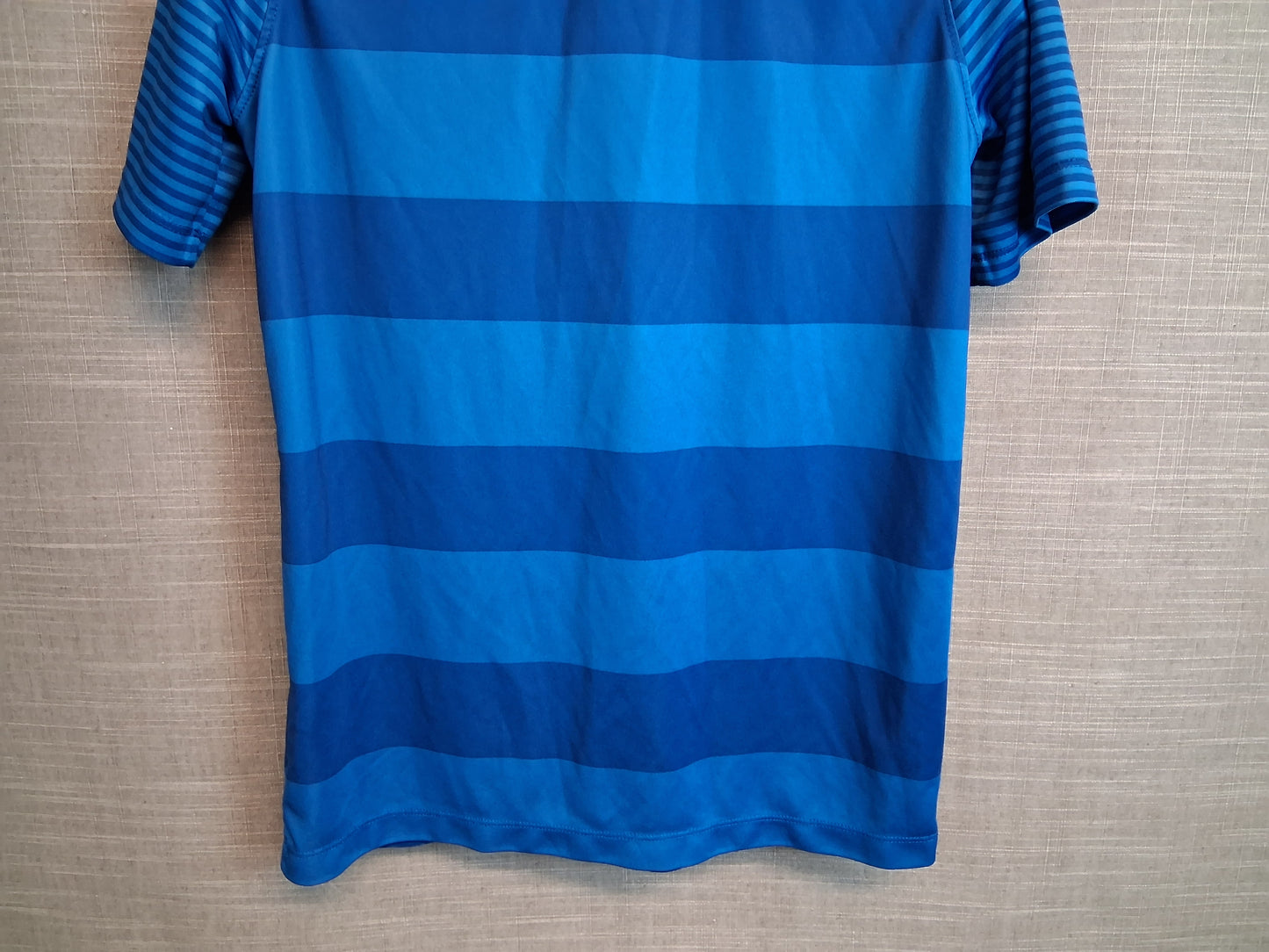 Nike Boys Golfing T-Shirt Blue Striped Short Sleeve Age 10-12 Years
