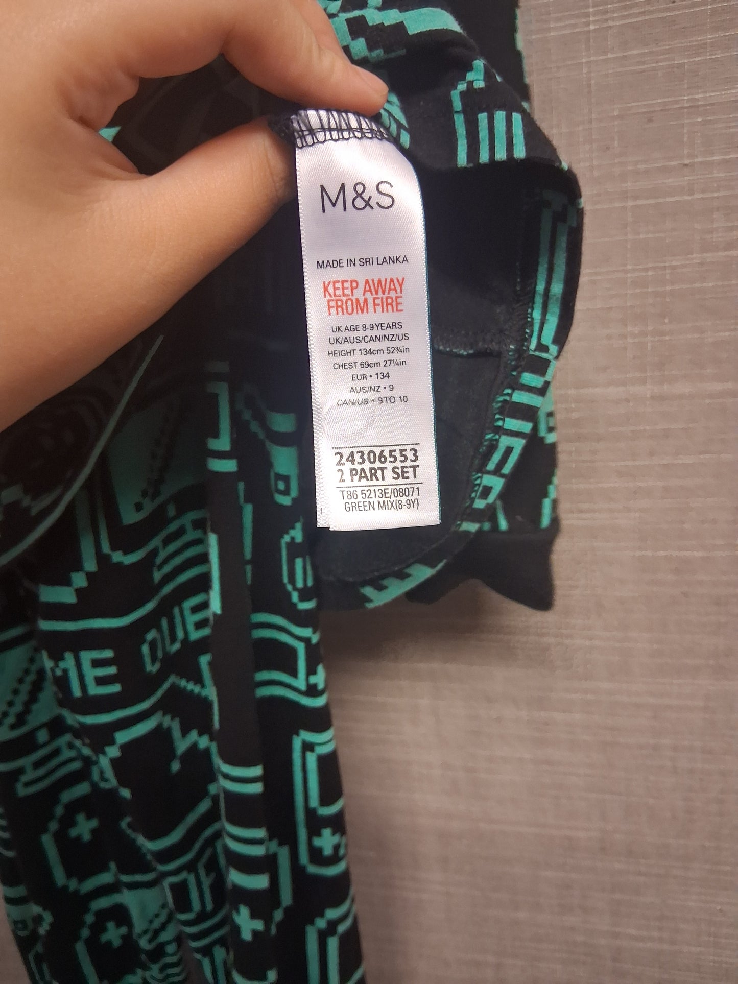 Marks and Spencer Boys Green Black Gaming Theme Pjs Pyjamas 2 piece set Age 8-9 Years