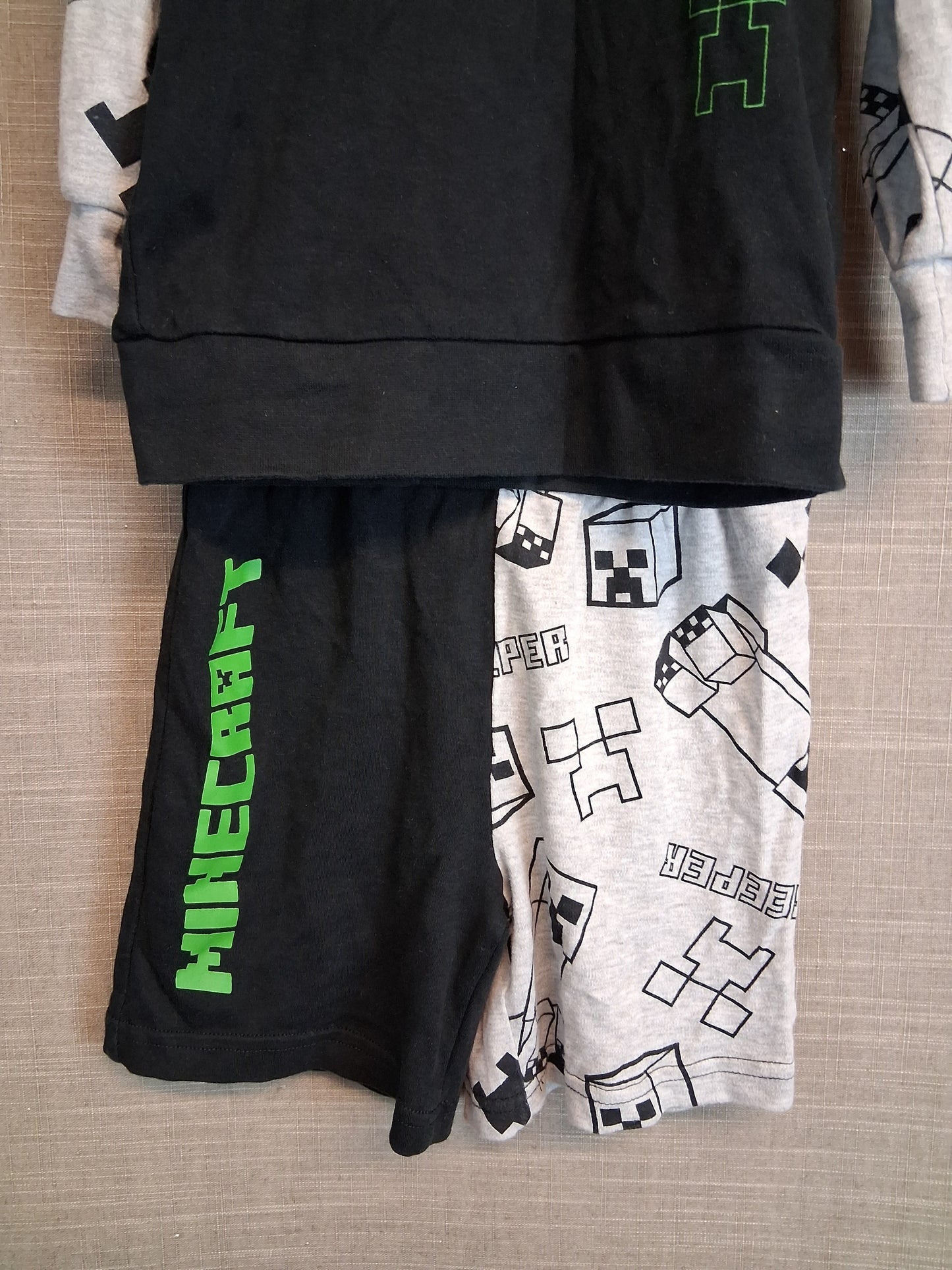 George Minecraft 2 Piece Set Long Sleeve Top and Shorts Age 6-7 Years