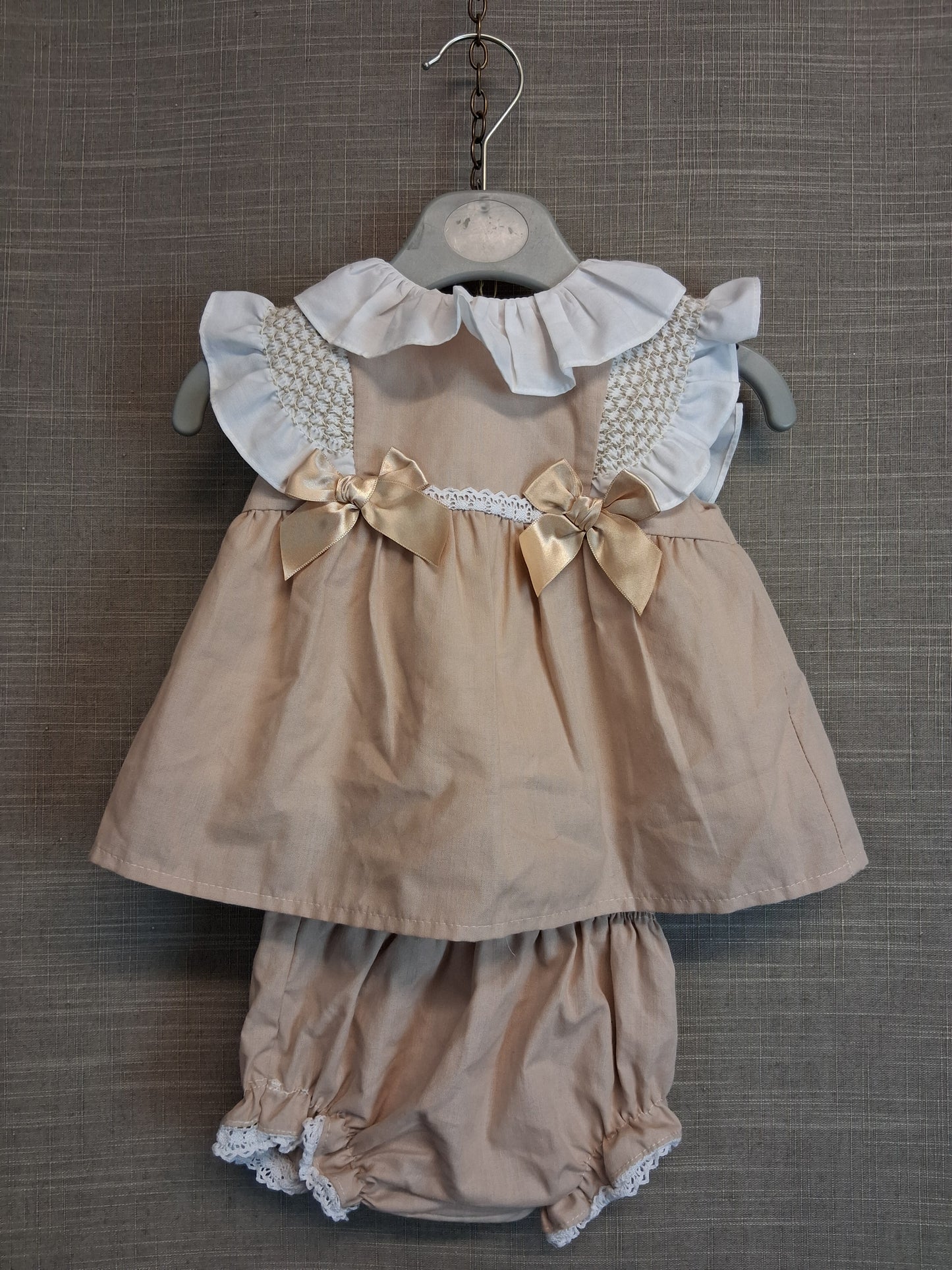 Girls 2 Piece Outfit Dress and matching Pants Age 0-3 Months Beige