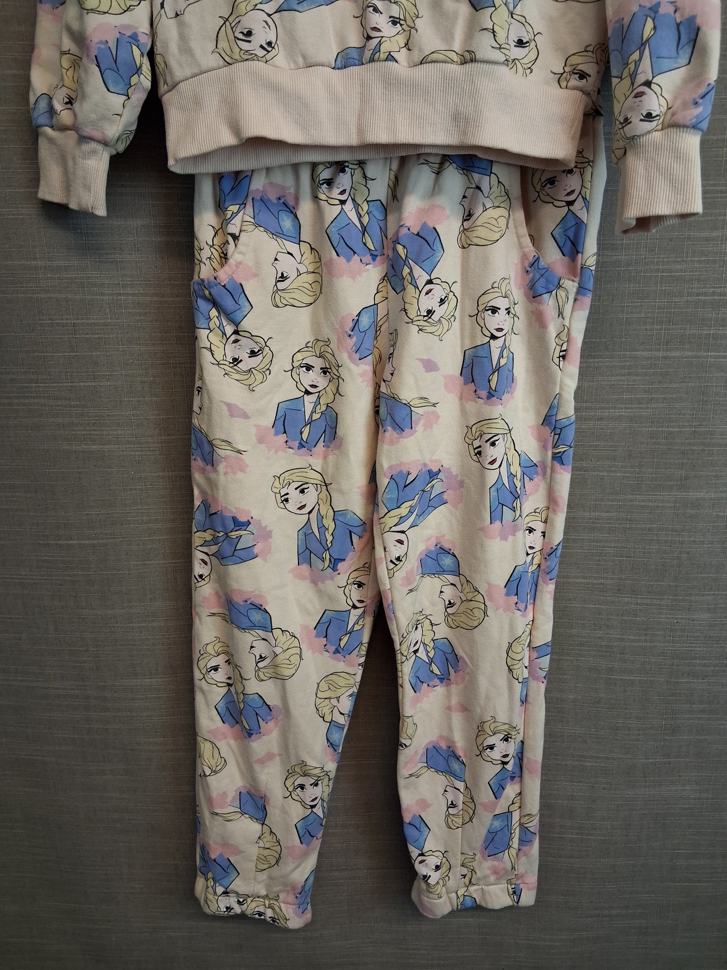 Disney Frozen Girls 2 Piece Outfit Sweater and Joggers Age 8-9 years