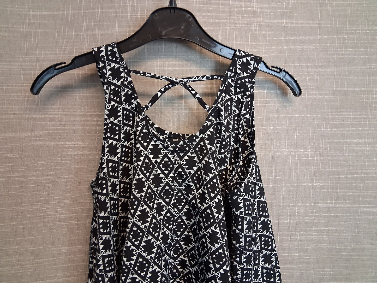 Primark Girls Black White Vest Top Age 8-9 Years