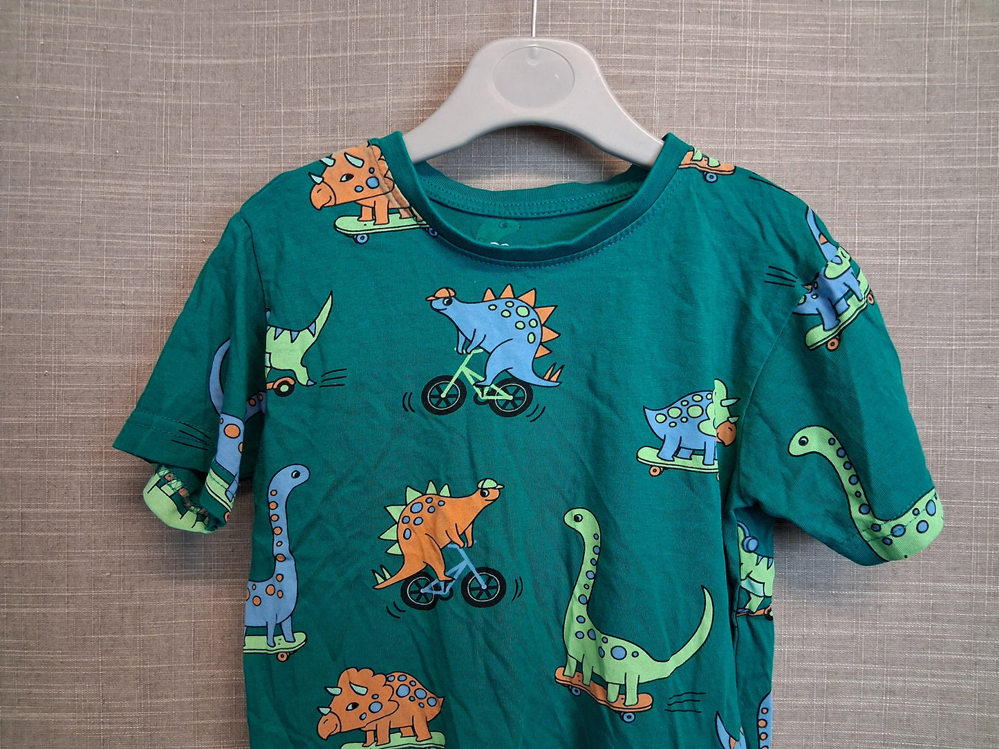 Primark Green Dinosaur T-Shirt Short Sleeve Age 4-5 Years