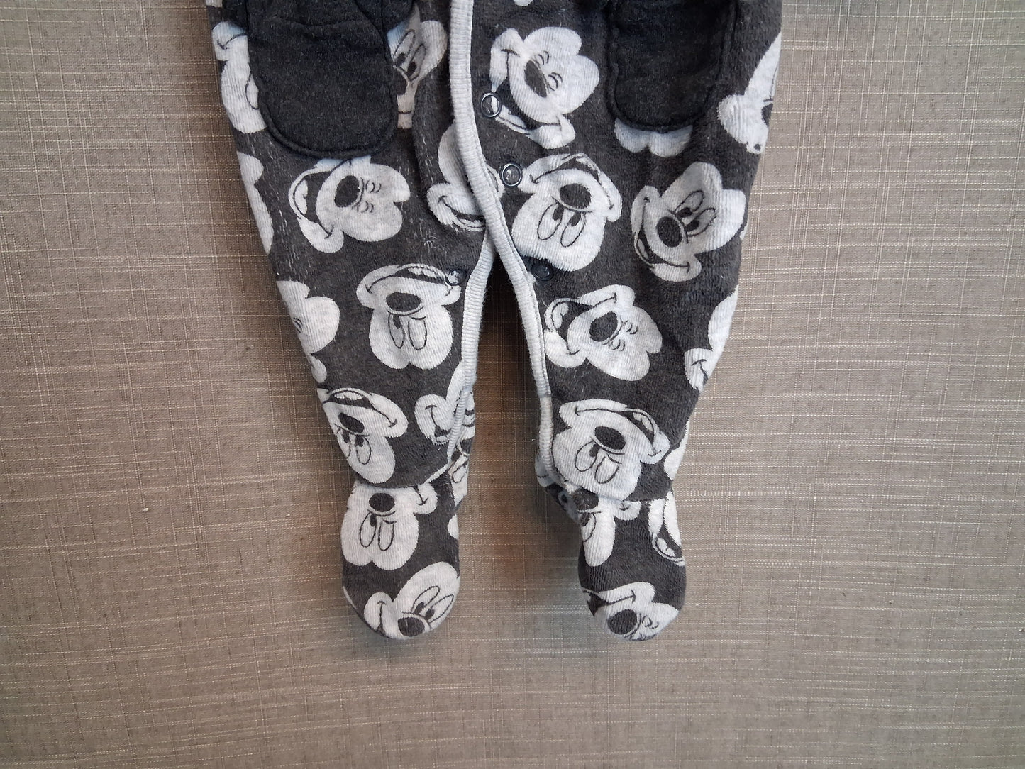 Disney Boys Grey Mickey Mouse Sleepsuit Romper Age 0-3 Months