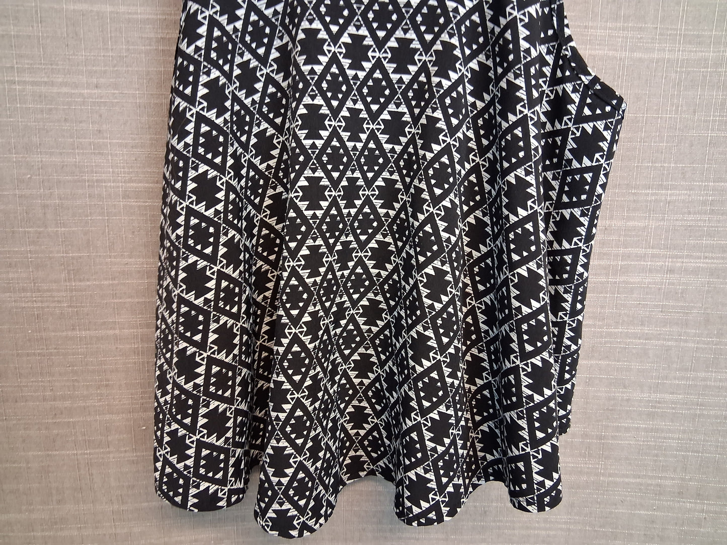 Primark Girls Black White Vest Top Age 8-9 Years