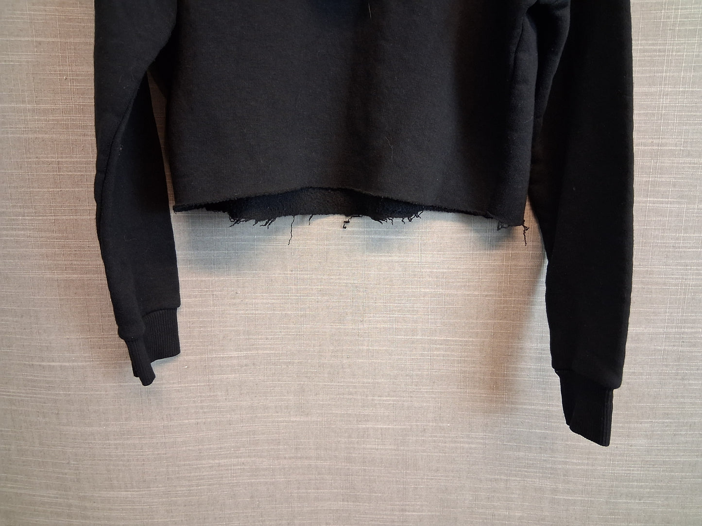 New Look Girls Black Cropped Hoodie Fray Hem Age 12-13 Years