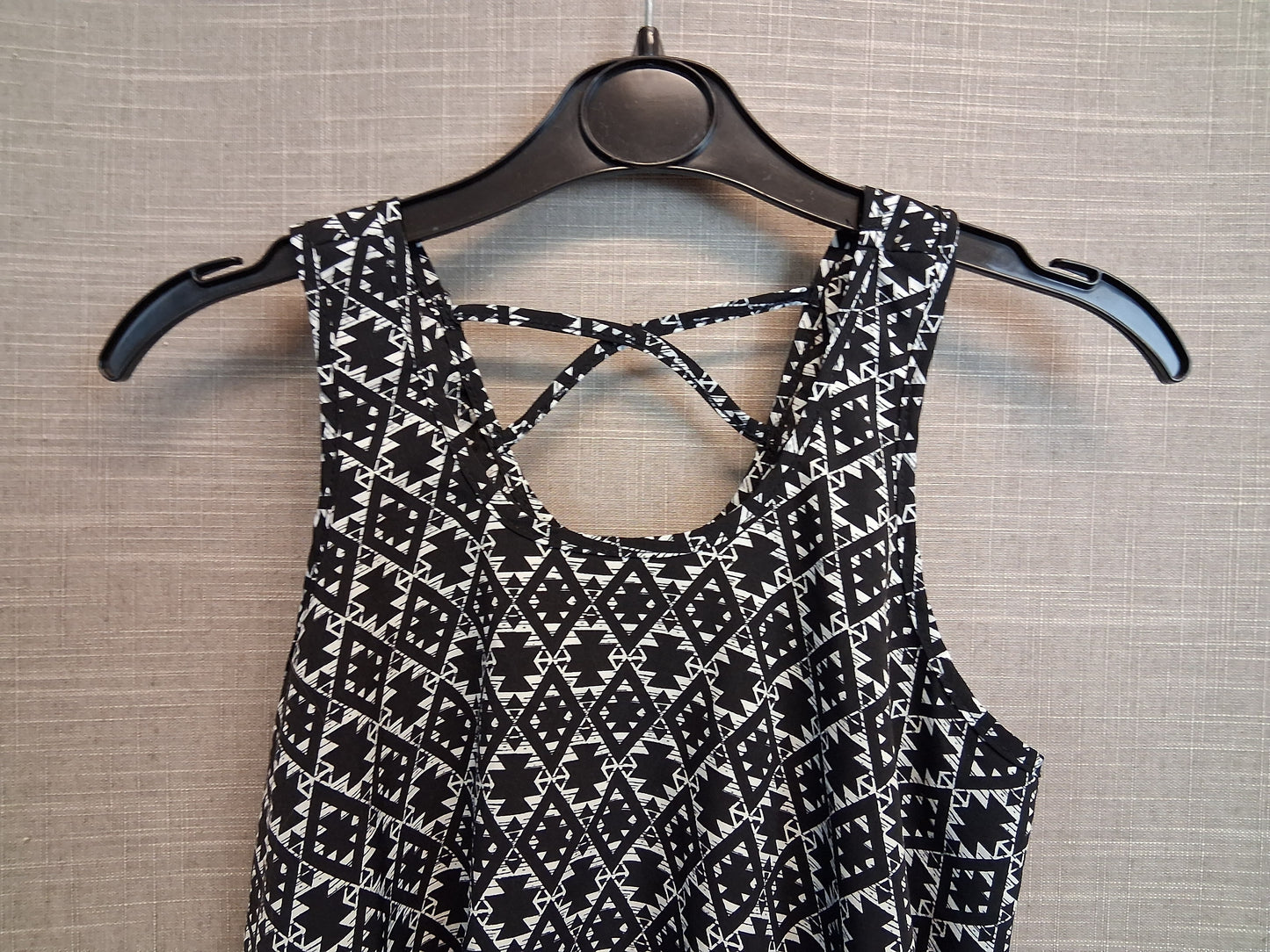Primark Girls Black White Vest Top Age 8-9 Years