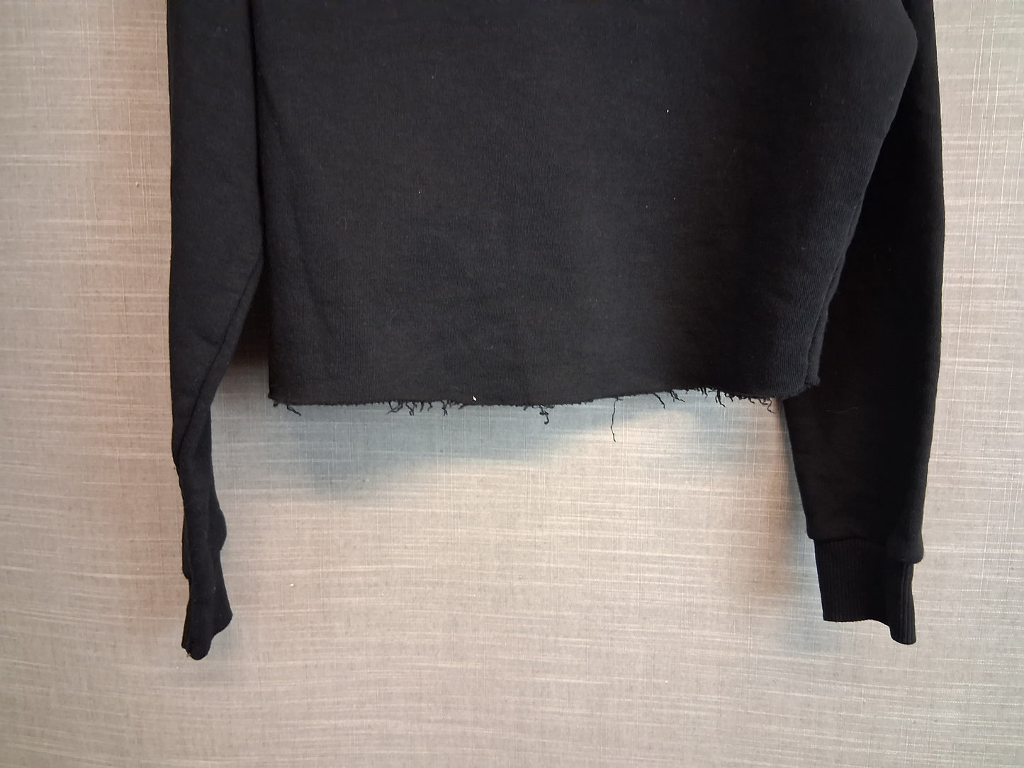 New Look Girls Black Cropped Hoodie Fray Hem Age 12-13 Years