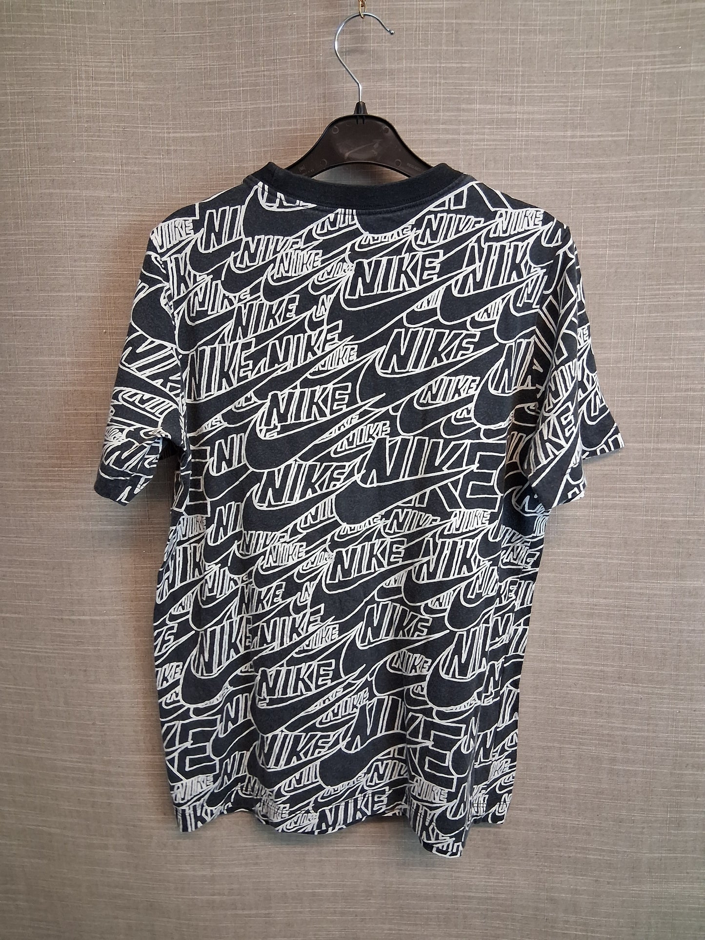 Nike Boys Spellout T-Shirt Age 11-12 Years Black & White