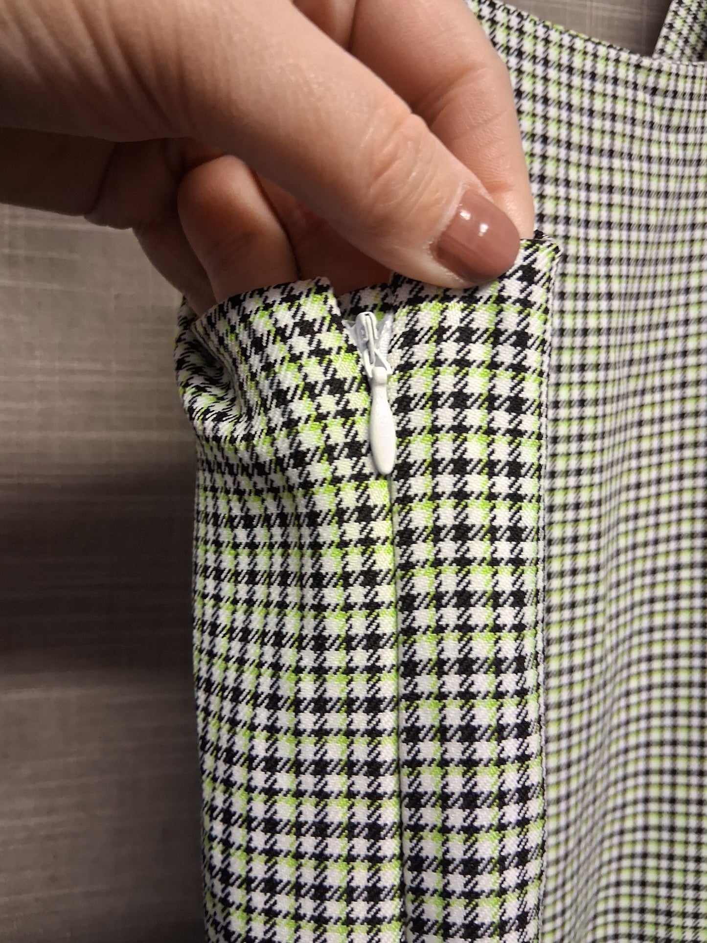 Primark Girls Green Check Pinafore Dress Age 9-10 Years