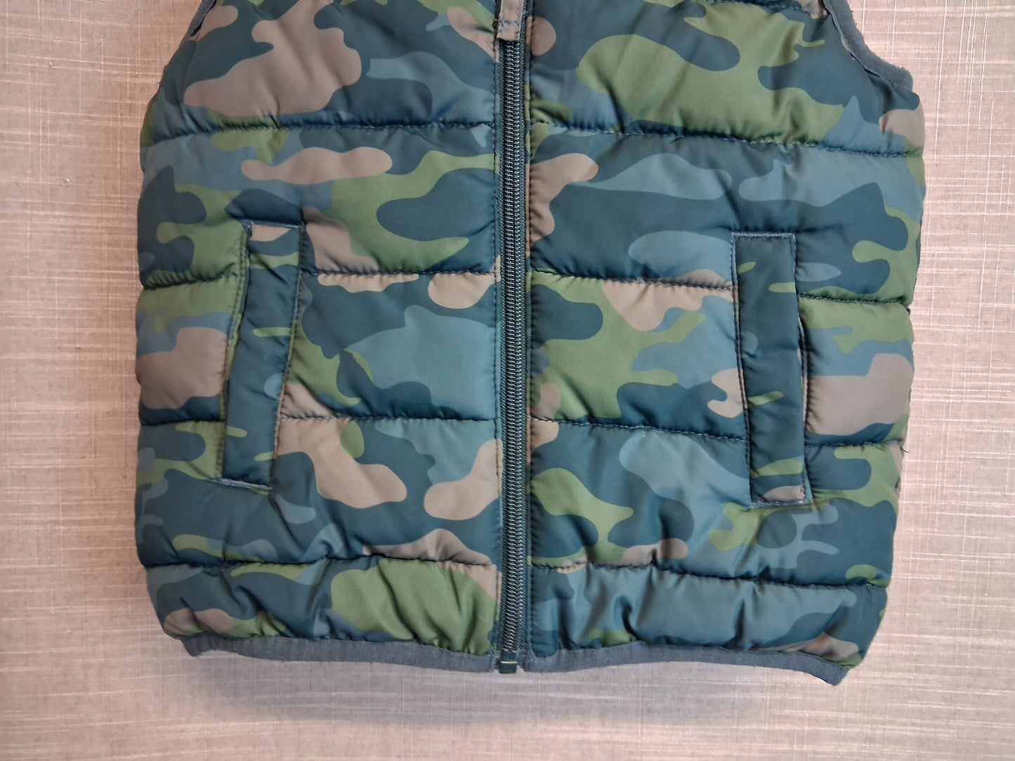 Mountain Warehouse Boys Green Camouflage Bodywarmer Gilet Age 3-4 Years
