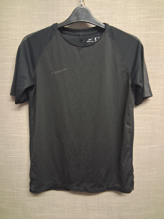 Nike Boys Black Short Sleeve T-Shirt Age 13-15 Years