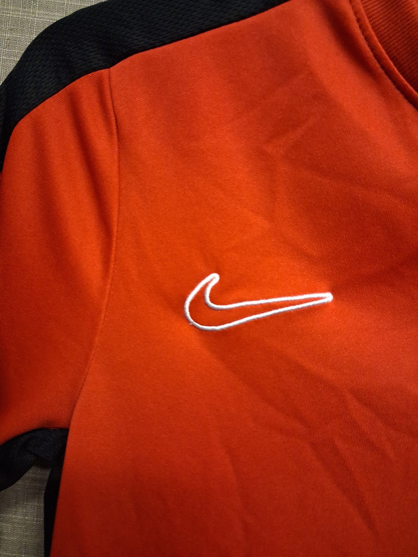 Nike Boys Red Black Short Sleeve  T-Shirt Age 11-12 Years