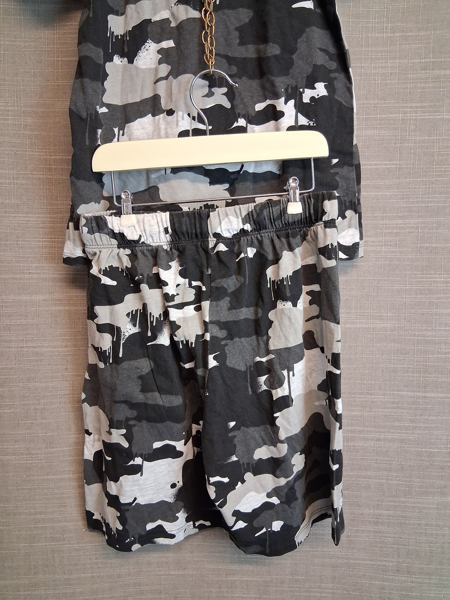 Marks and Spencer Pyjamas PJs 2 Piece Set Grey Camouflage T-Shirt Shorts Age 7-8 Years