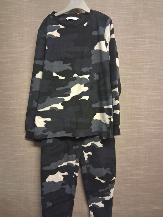 Marks and Spencer Boys Fleece Camoflague Grey White Pyjamas PJs Set 2 Piece Age 8-9 Years