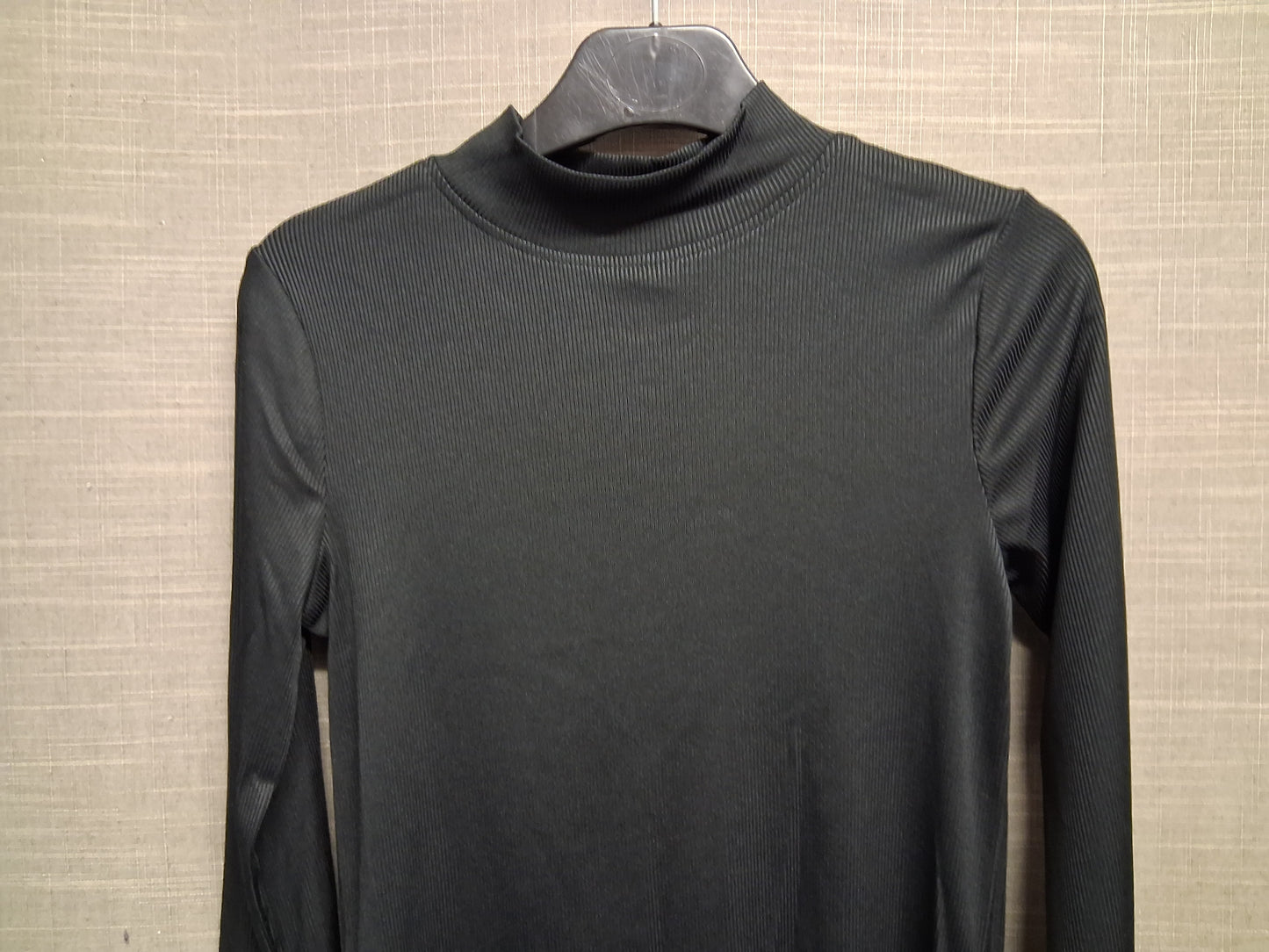 Nutmeg Girls Black Long Sleeve High Neck T-Shirt Age 8-9 Years New