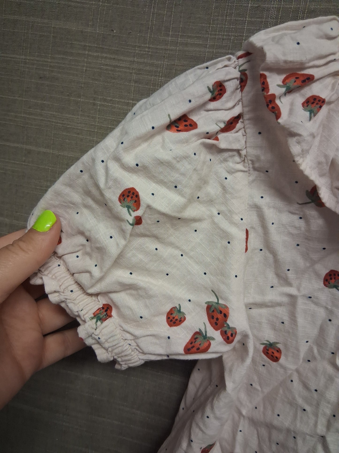 Next Girls Cream Strawberry Print Short Sleeve Peter Pan Collar Shirt Age 6-7 Years