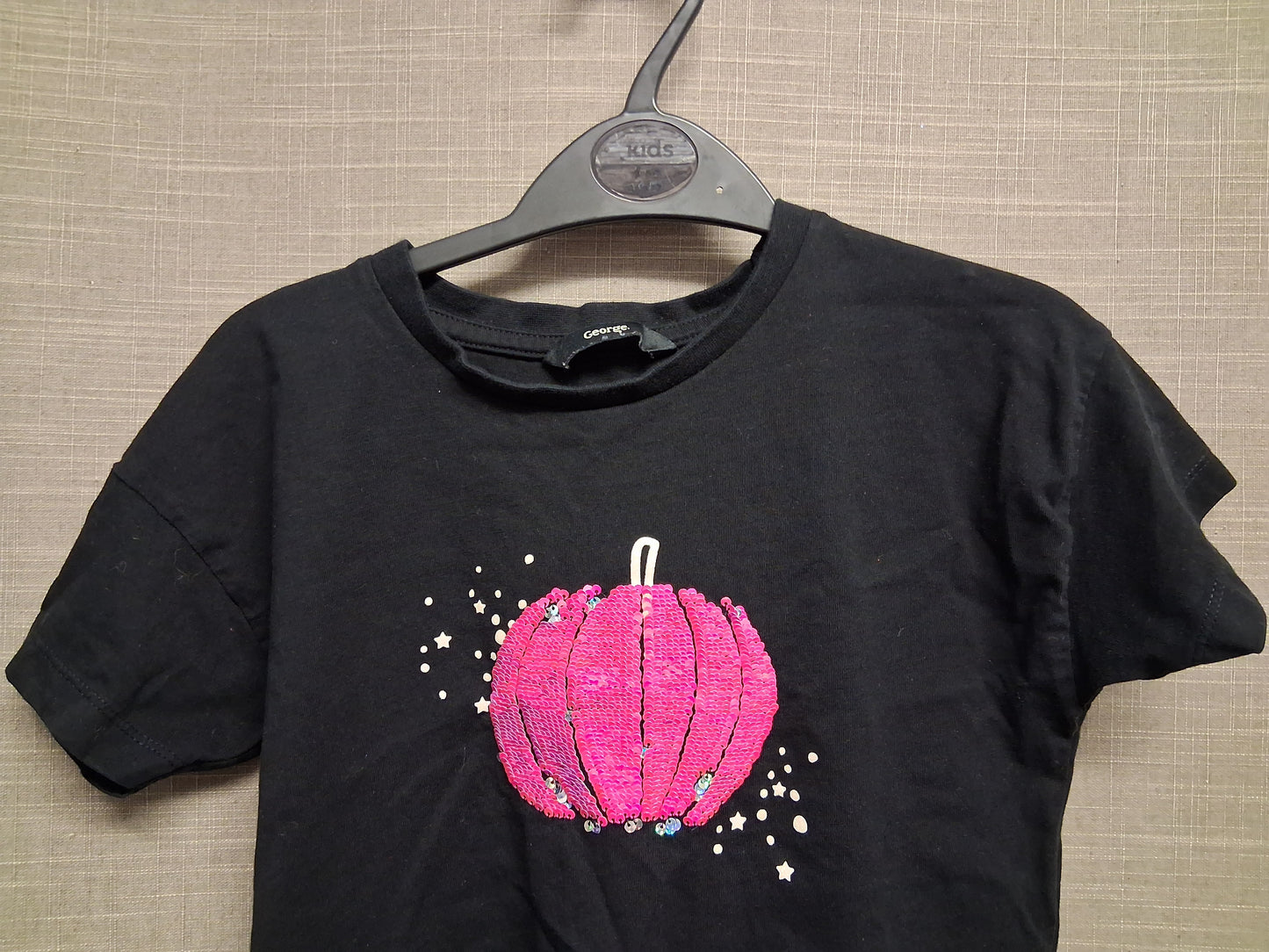George Girls Halloween 2 way Sequin Pumpkin Black T-Shirt Age 6-7 Years