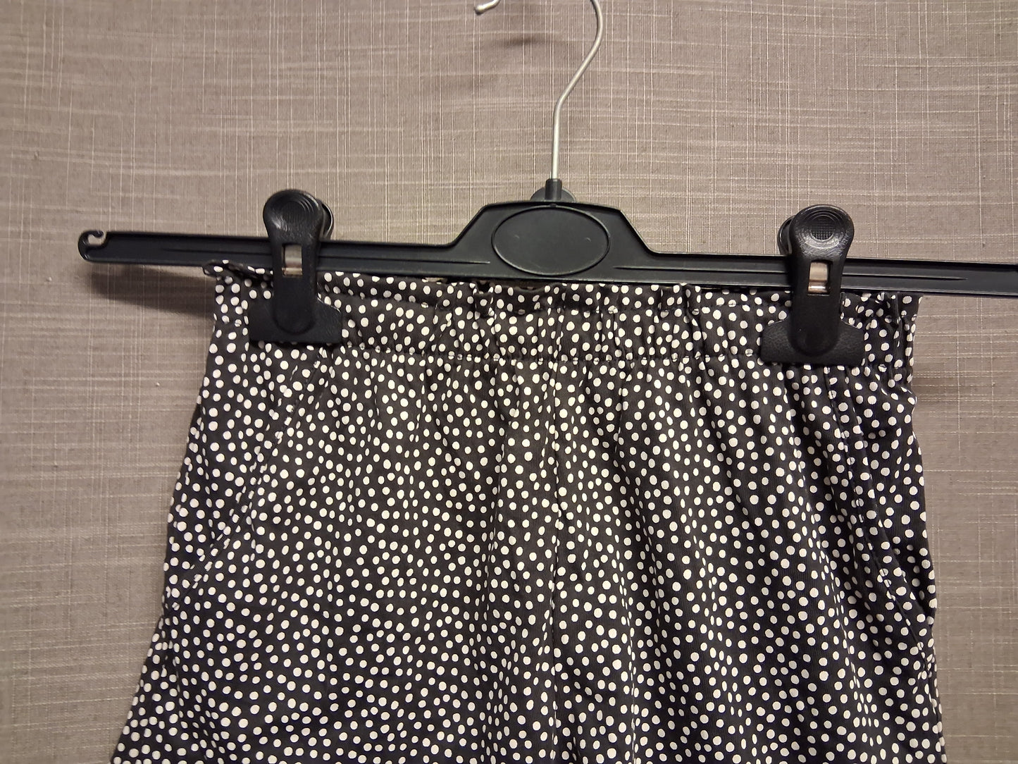 H&M Girls Dark Grey White Spotty Jersey Shorts Elastic Waist Age 6-7 Years