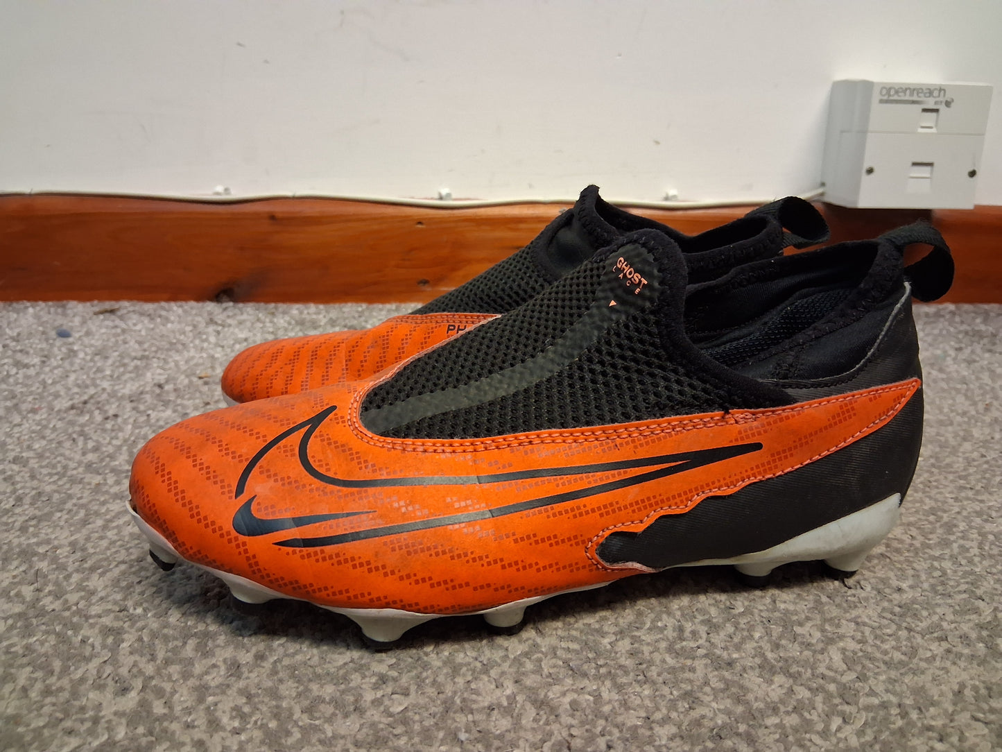 Nike Phantoms AstroTurf Football Boots Size Junior 3 Orange & Black