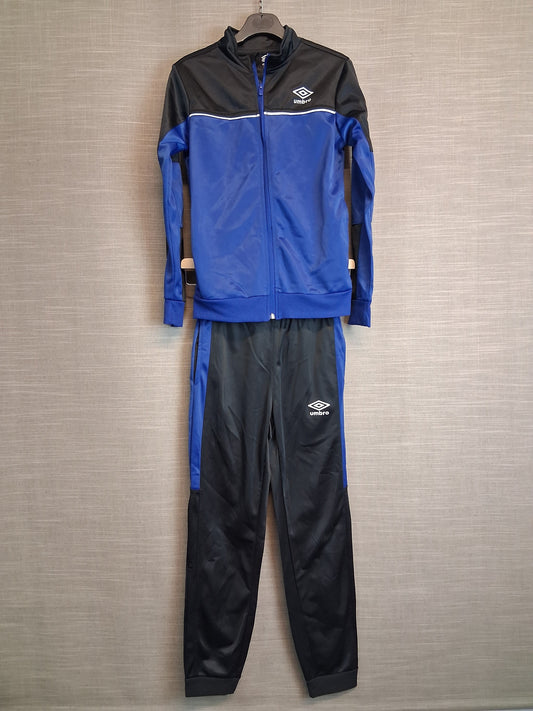 Umbro Boys Tracksuit 2 Piece Joggers and full zip jacket Age 9-10 Years