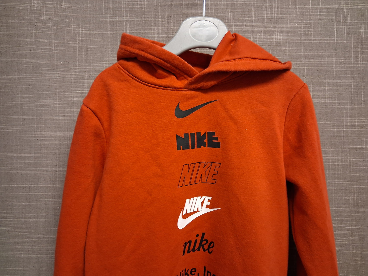 Nike Boys Red Hoodie Spellout Jersey Long Sleeve Age 5-6 Years