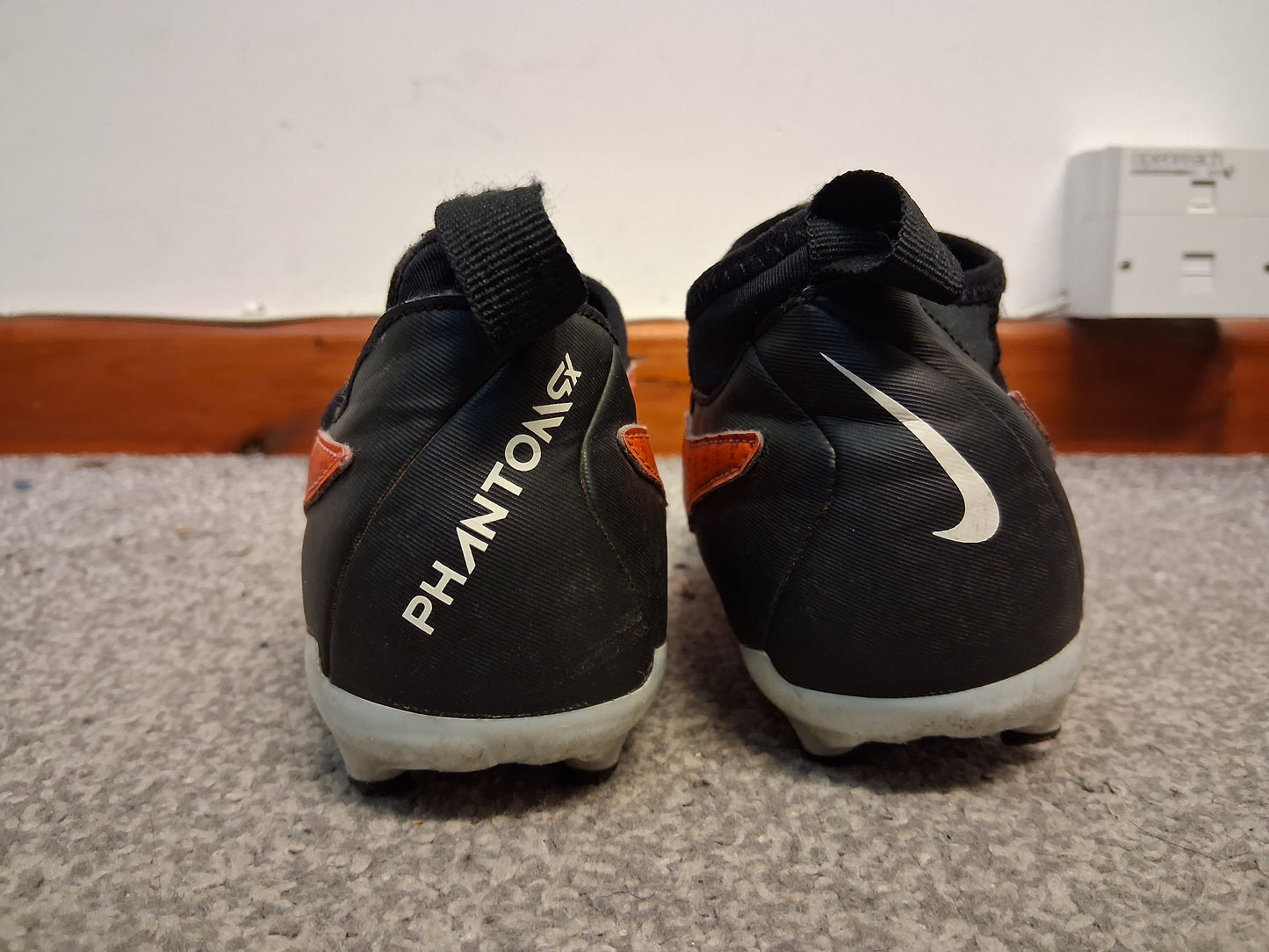 Nike Phantoms AstroTurf Football Boots Size Junior 3 Orange & Black