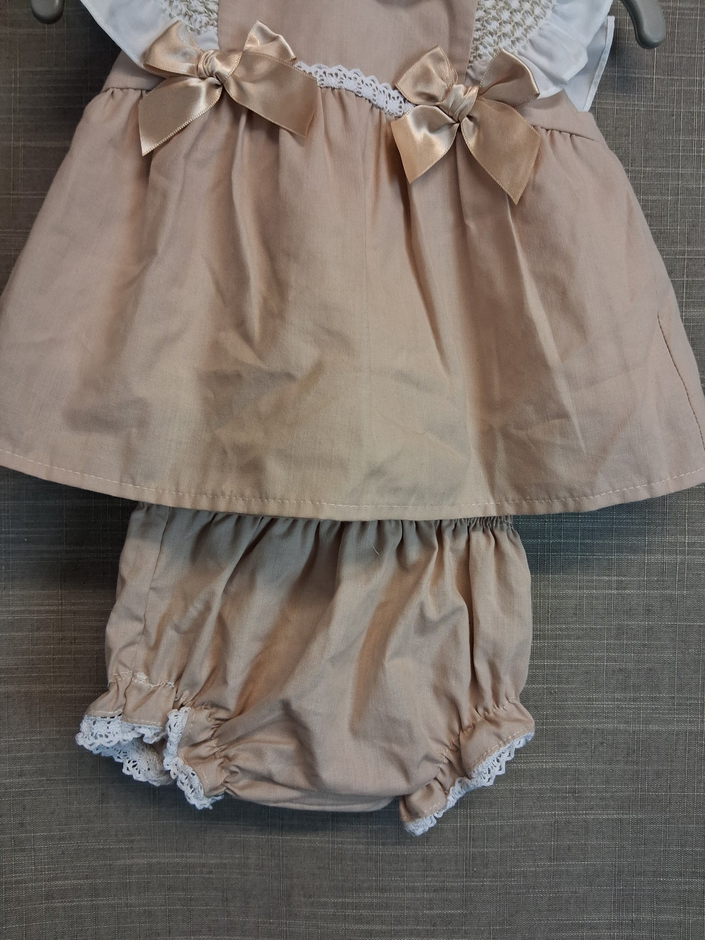 Girls 2 Piece Outfit Dress and matching Pants Age 0-3 Months Beige