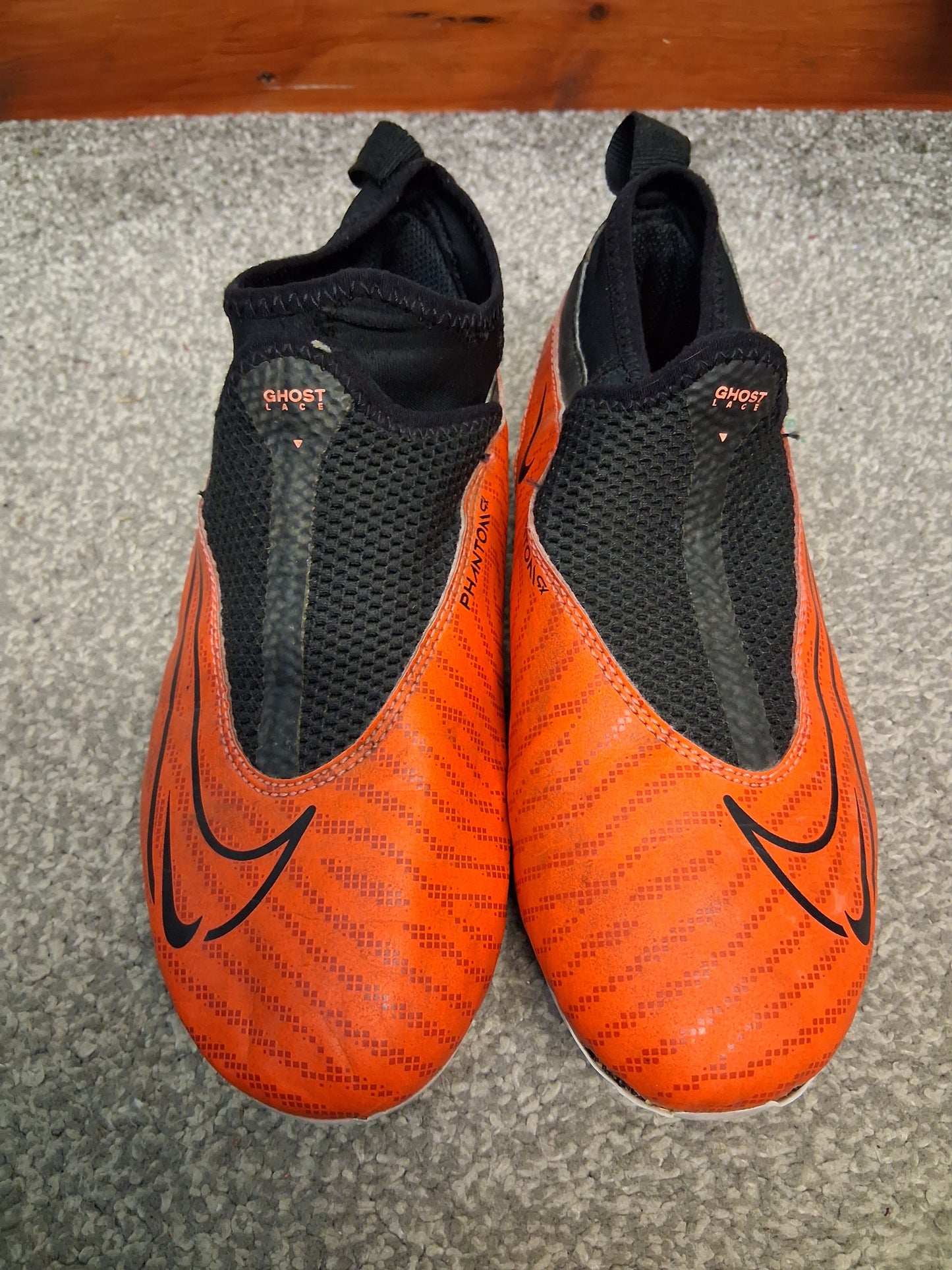 Nike Phantoms AstroTurf Football Boots Size Junior 3 Orange & Black