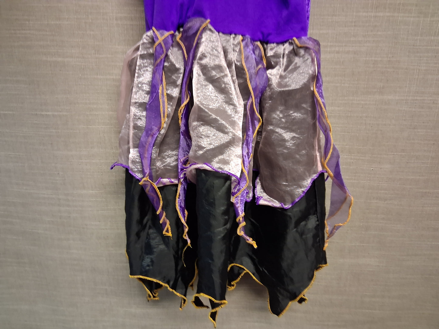 H&M Girls Halloween Witch Costume Purple and Black Age 6-8 Years