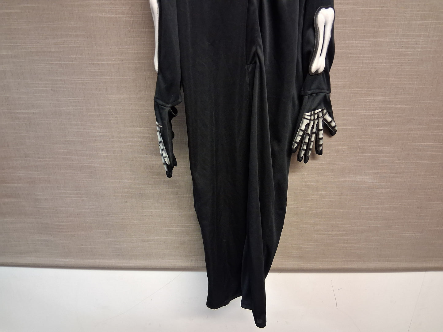 Halloween Skeleton Costume Boys Age  6-7 Years with Mask