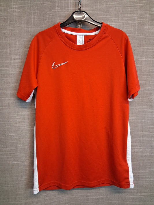 Nike Boys Red Short Sleeve T-Shirt Age 13-15 Years