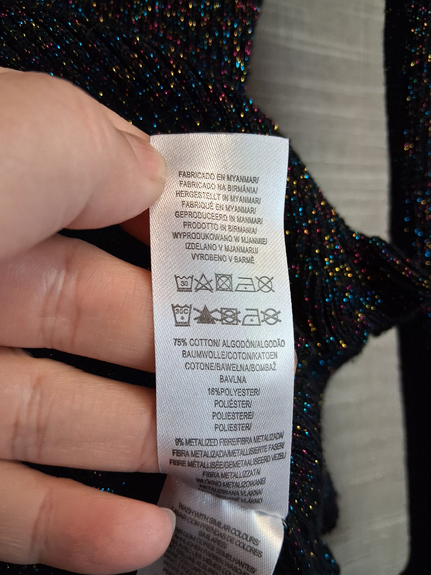 Primark Girls Roll Neck Jumper Black Glittery Sparkly Age 7-8 Years