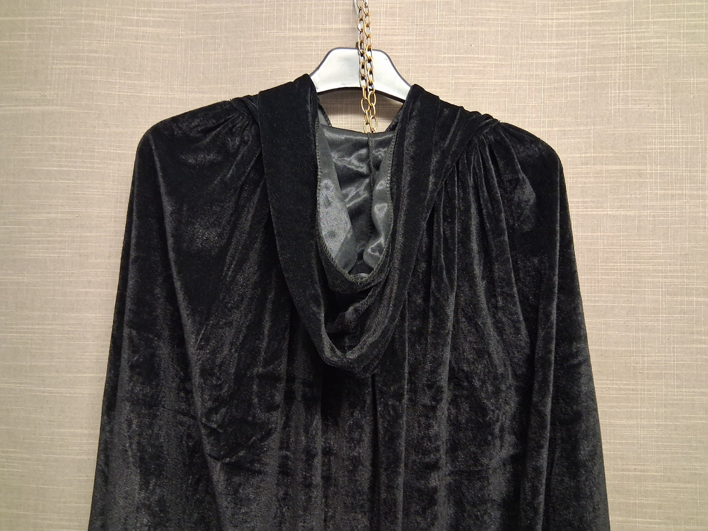 Halloween Fancy Dress Black Velour Style Cape Age 11-13 years