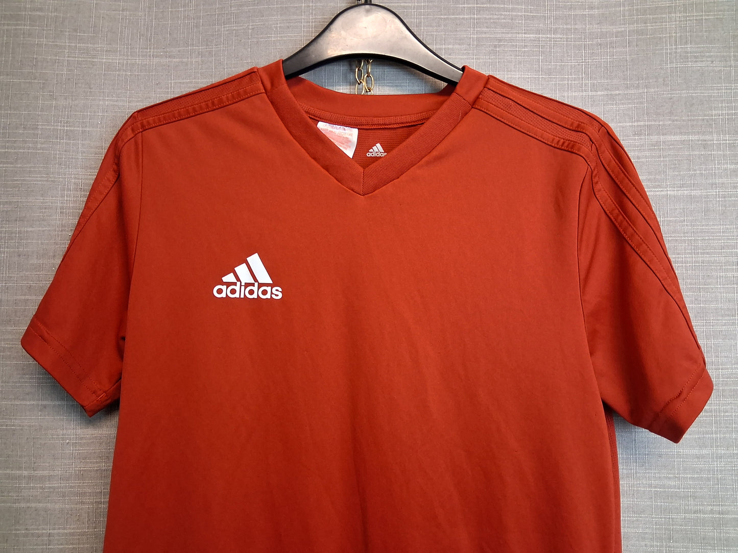 Adidas Boys Red V Neck T-Shirt Short Sleeve Age 13-14 Years