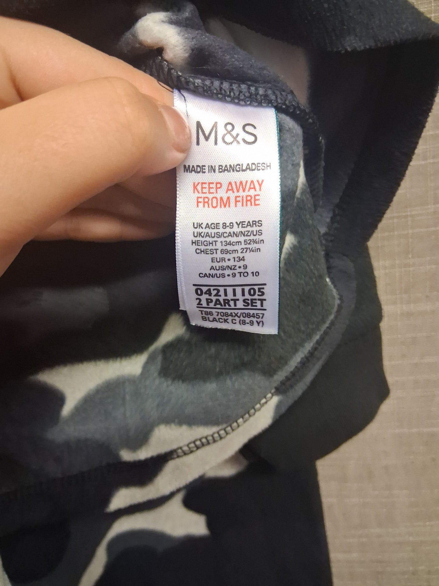 Marks and Spencer Boys Fleece Camoflague Grey White Pyjamas PJs Set 2 Piece Age 8-9 Years