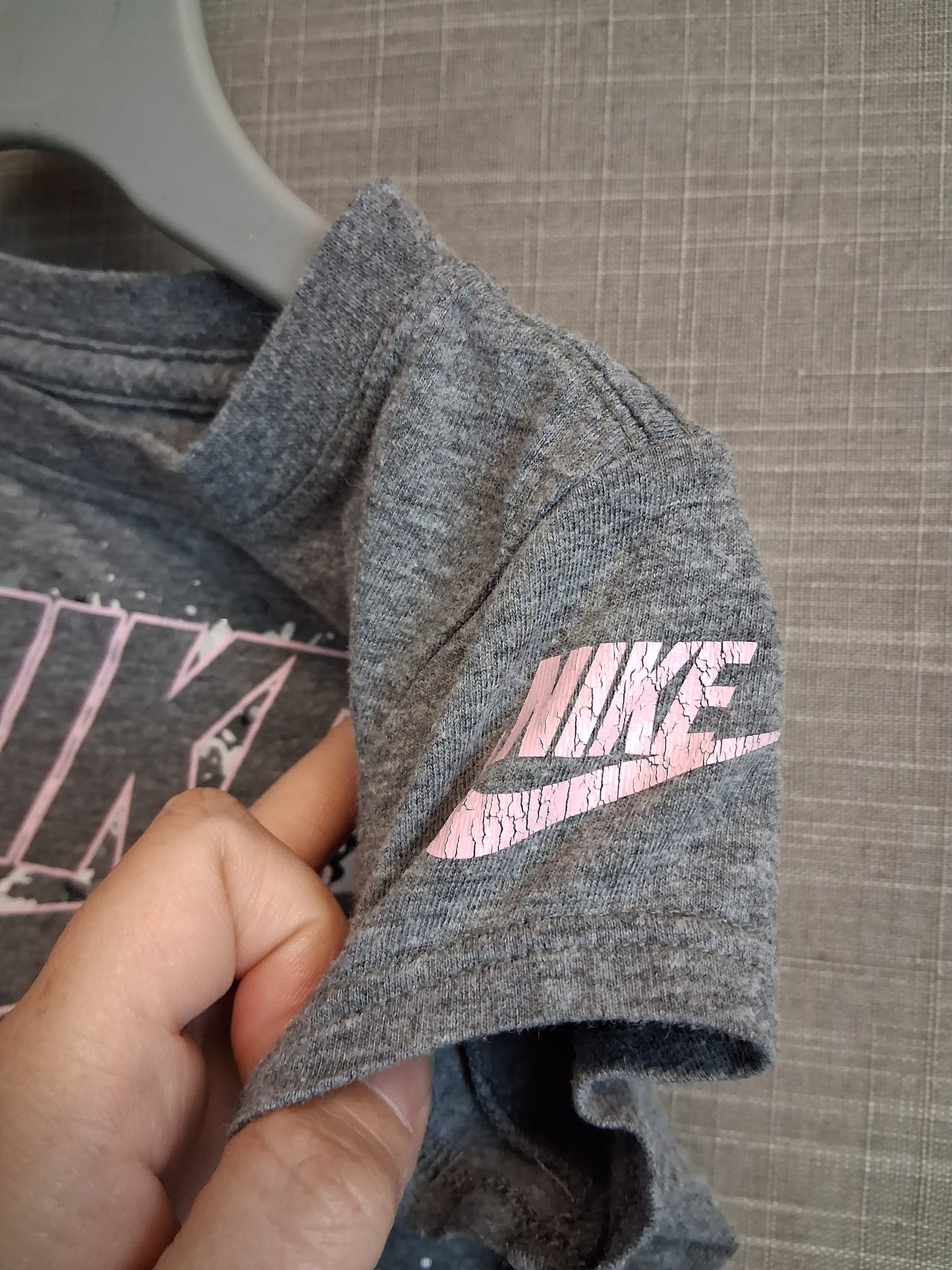 Nike Girls Grey Short Sleeve T-Shirt Age 3-4 Years