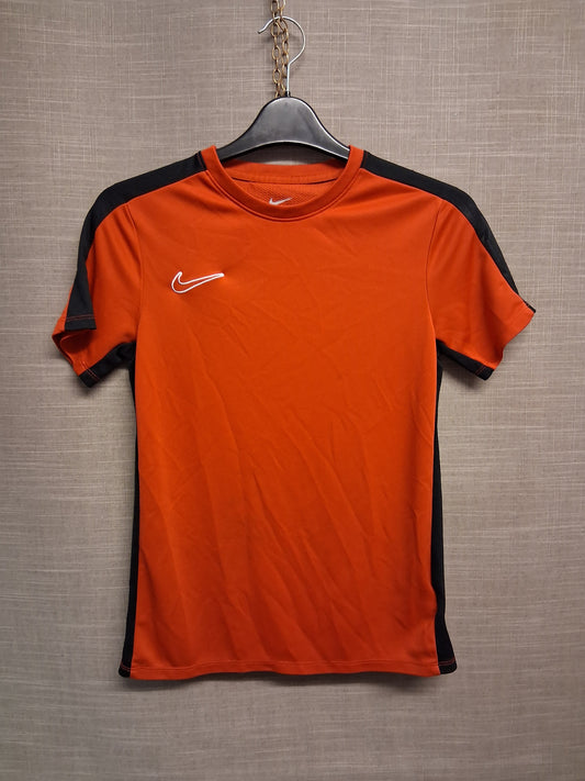 Nike Boys Red Black Short Sleeve  T-Shirt Age 11-12 Years