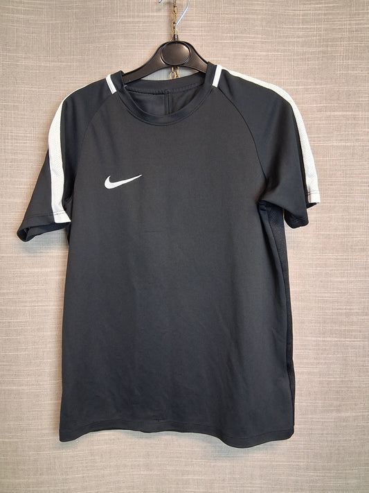 Nike Boys Black Short Sleeve T-Shirt Age 10-12 Years