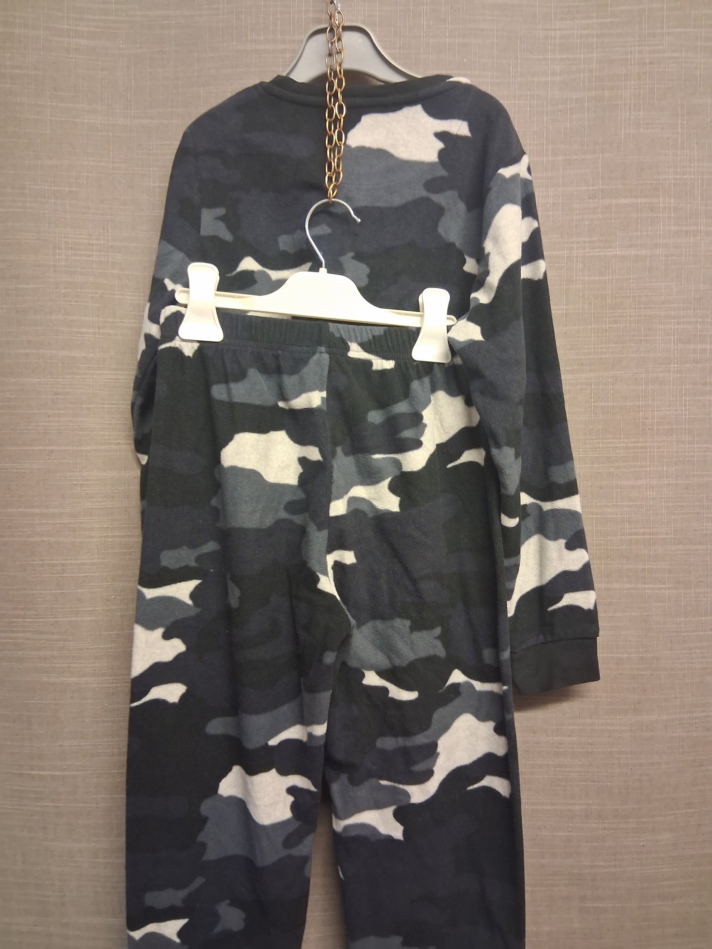 Marks and Spencer Boys Fleece Camoflague Grey White Pyjamas PJs Set 2 Piece Age 8-9 Years